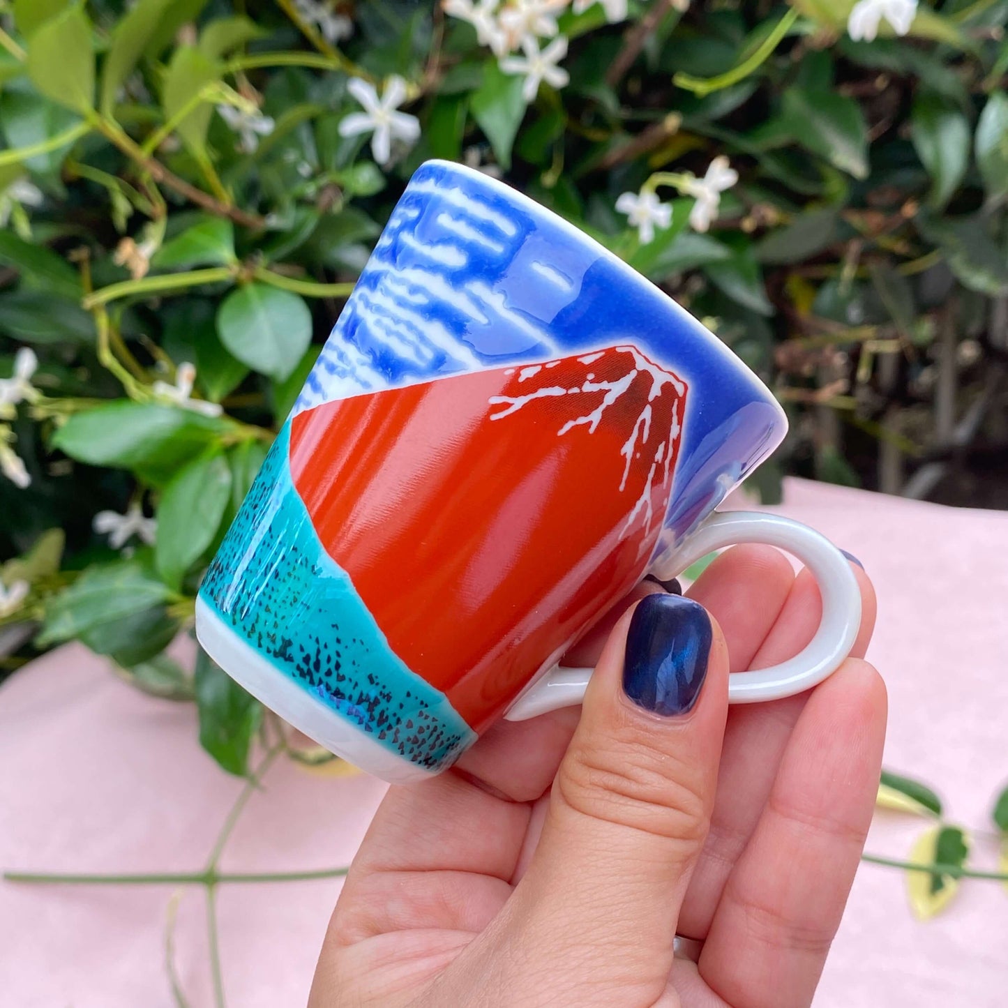 Kutani ware Japanese Tea cup & Saucer Set Color: Red Fuji 紅富士